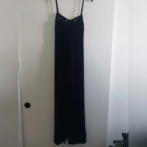 Vintage floral embroidered Velour  Maxi dress black 11/12 M Whimsigoth Wedding - Picture 3 of 9